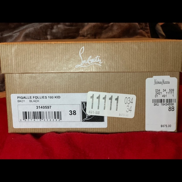 Christian Louboutin - Picture 4 of 5